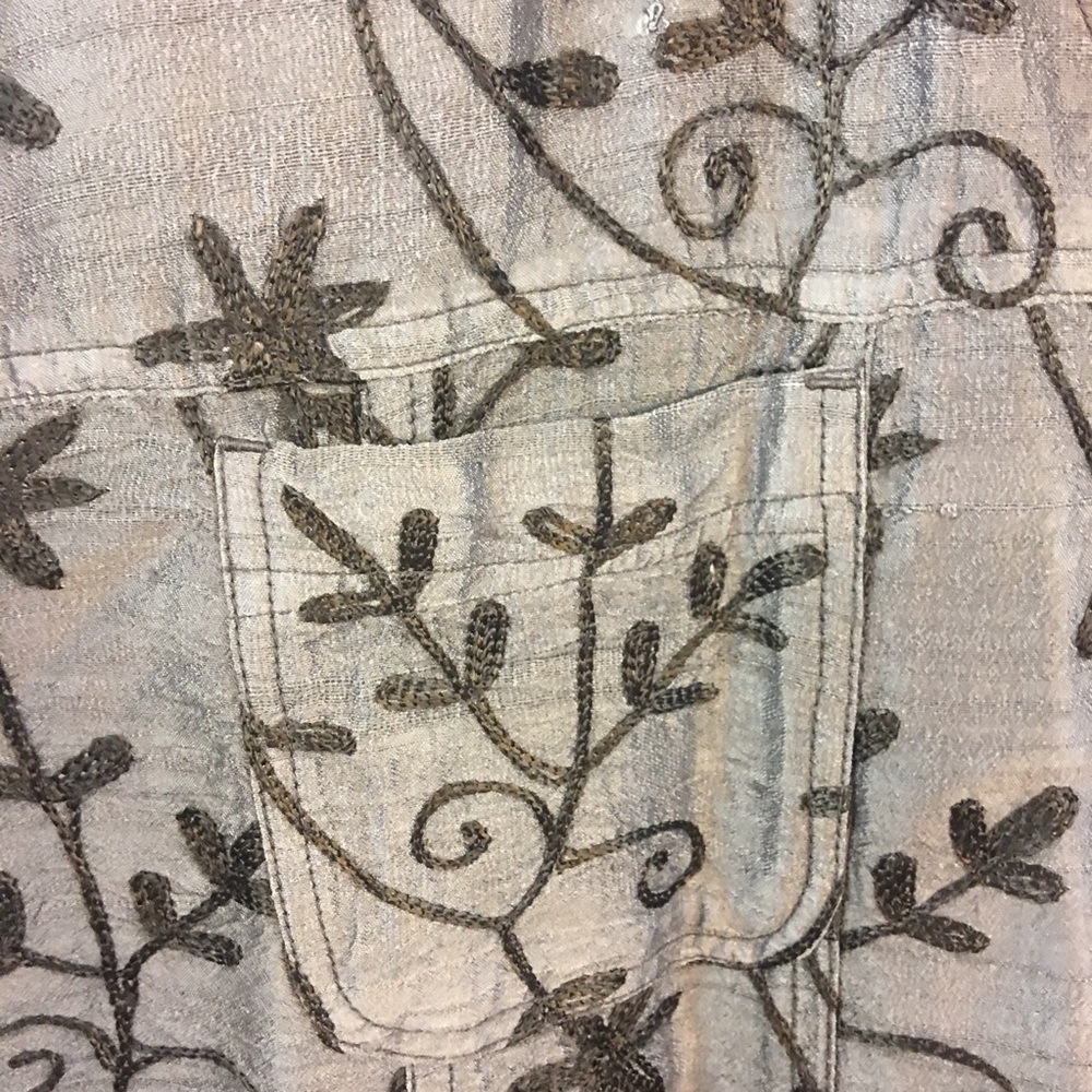 CHICO'S 1 Design Silk Shirt Floral Embroidered S/M - Picture 3 of 6